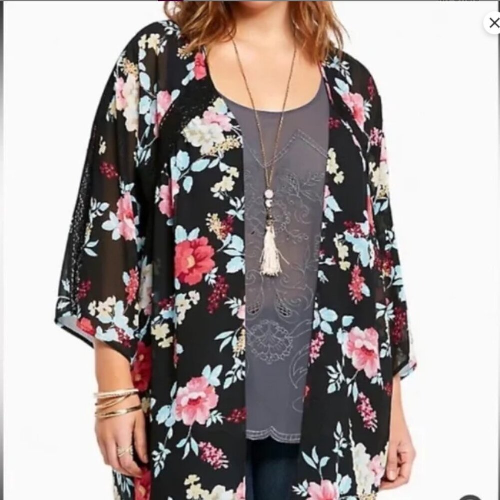 Torrid Lace Inset Kimono Size 2/3